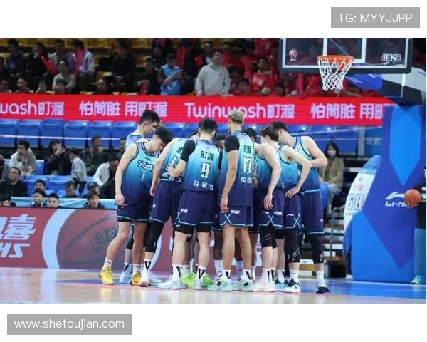 宁波观众扔烟盒罚3万 贝兹利成导火索